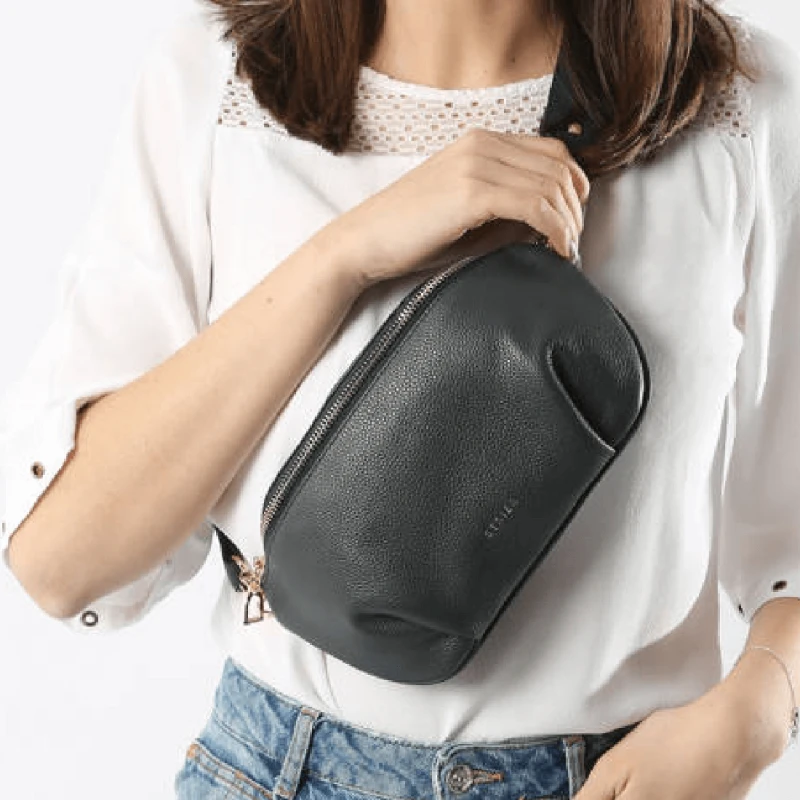 Sacoche Etrier, Sacoche élégante Femme En Cuir Bleu Marine – Image 5